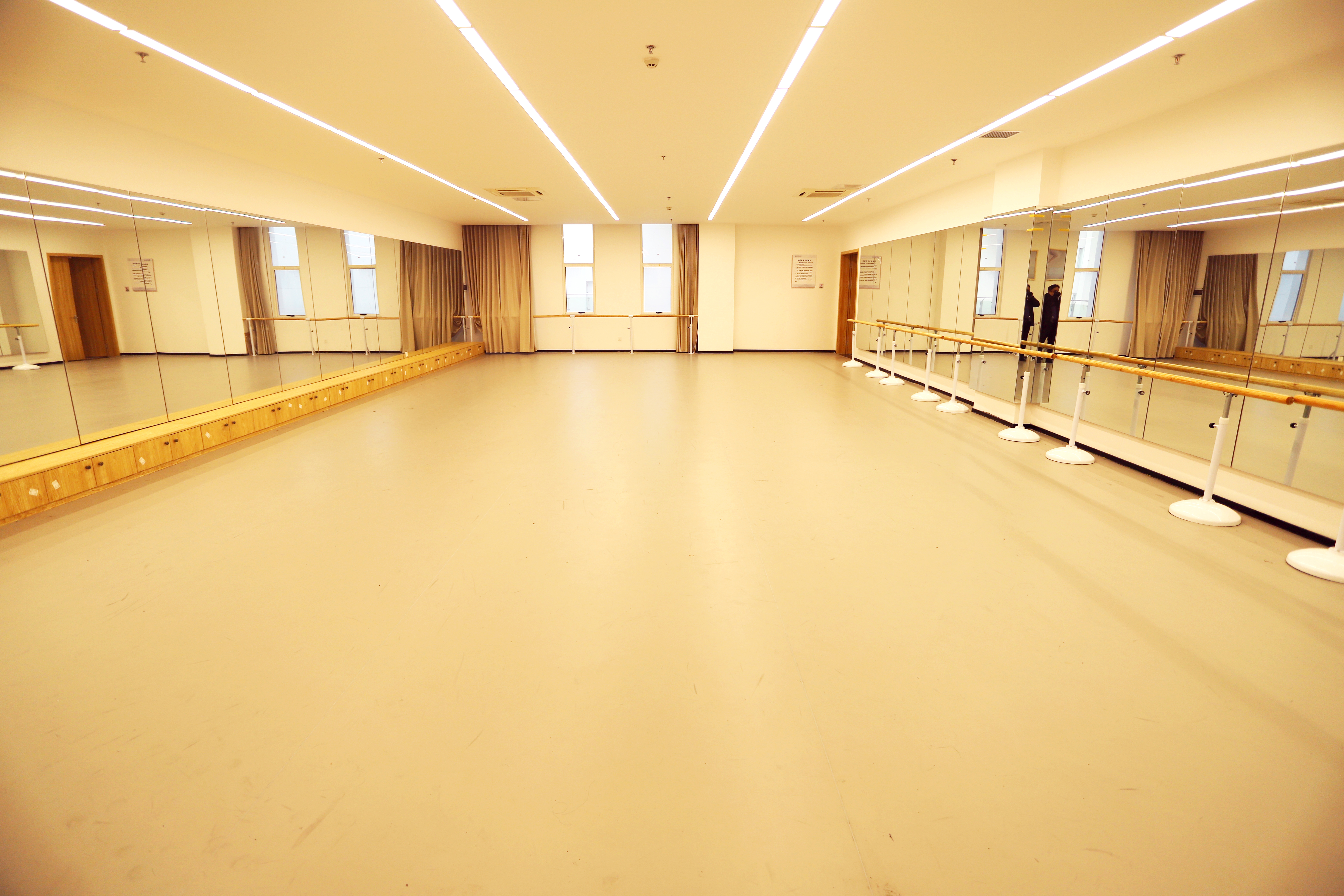 203舞蹈教室.jpg